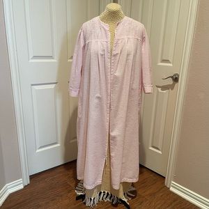 Miss Elaine 55% Cotton Pink Seersucker 3X Lounger Zip Robe with stretch